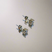 Load image into Gallery viewer, Gold Classic Studs