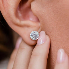 Load image into Gallery viewer, Gold Classic Studs