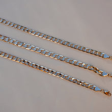 Load image into Gallery viewer, Unisex Brazilian 14k Gold Dipped 8&quot; Figaro Bracelet
